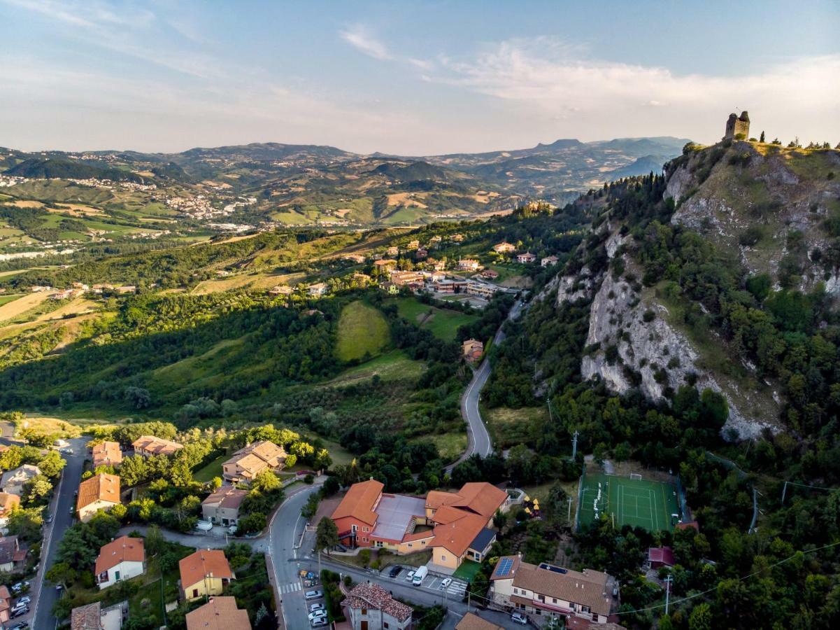 La Locanda Del Povero Diavolo Torriana Eksteriør billede